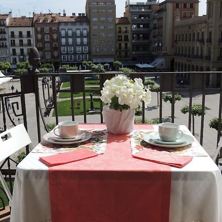 Castillo 27 By Clabao Pamplona Exterior foto